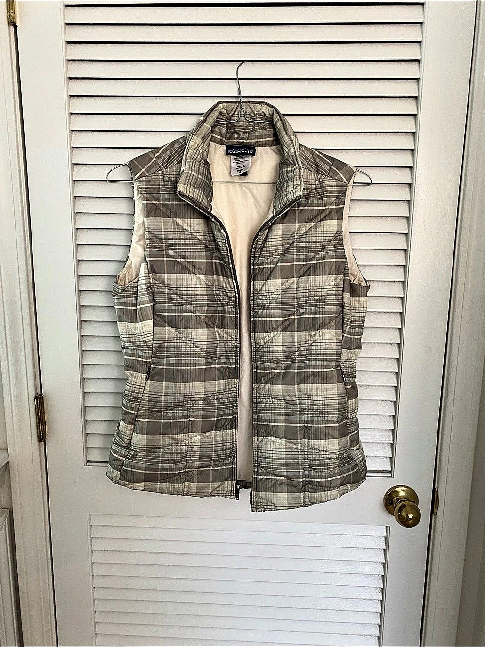 Patagonia Down With It Vest Plaid Nylon Gray & White Medium